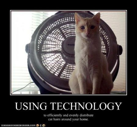 lolcat_funny-pictures-cat-uses-technology